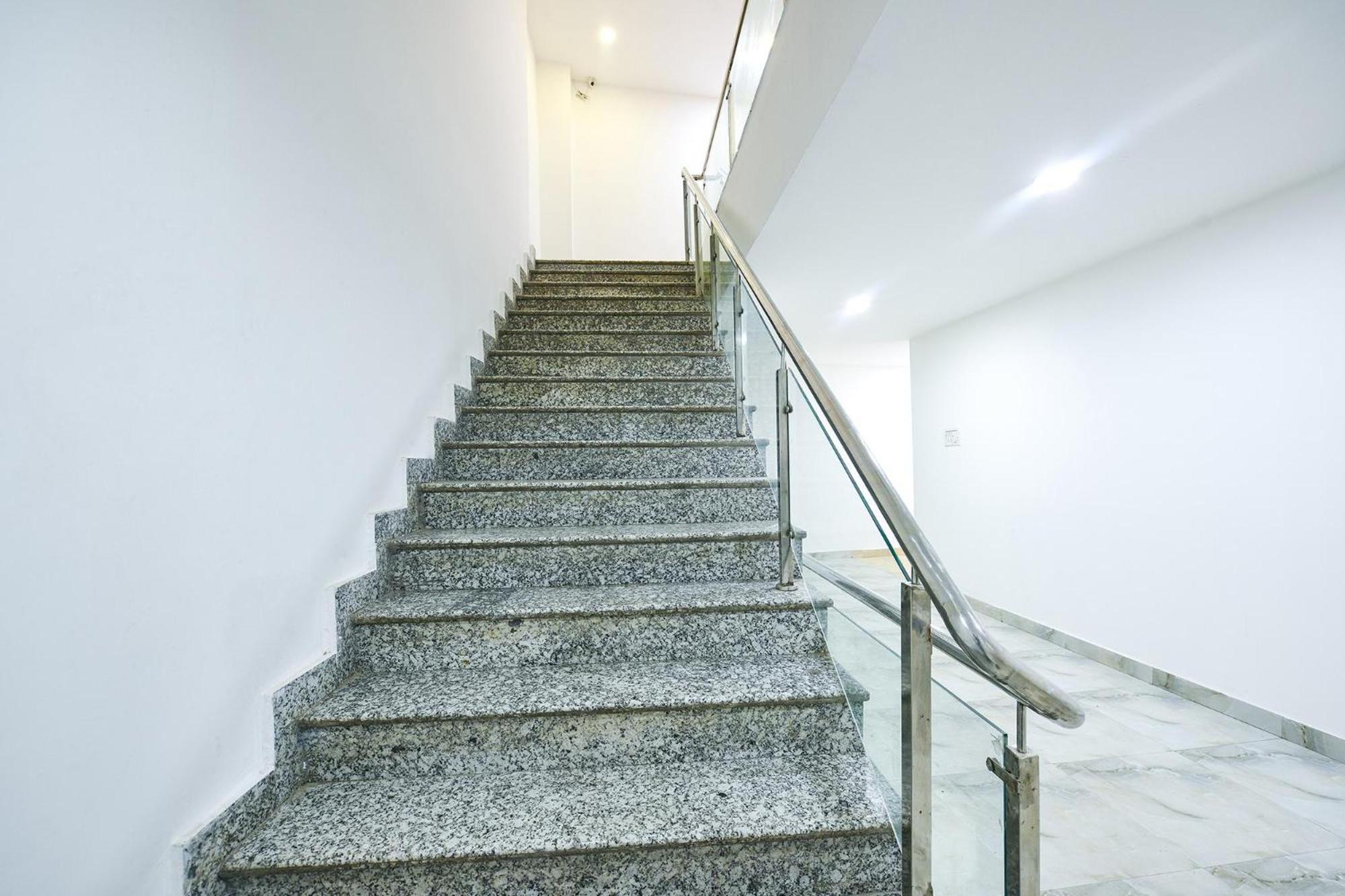 Hotel City Liit Delhi Airport Ню Делхи Екстериор снимка