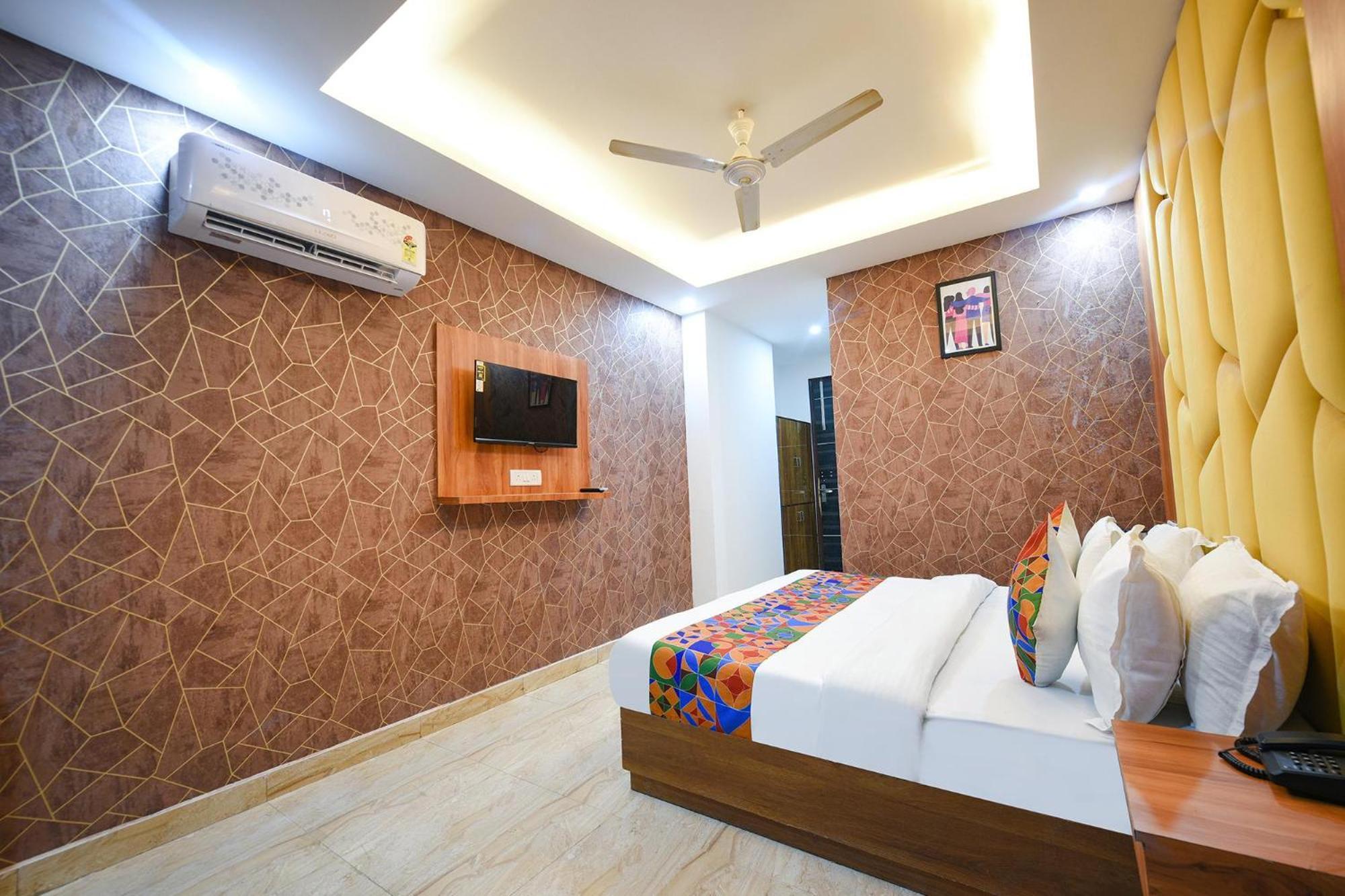 Hotel City Liit Delhi Airport Ню Делхи Екстериор снимка