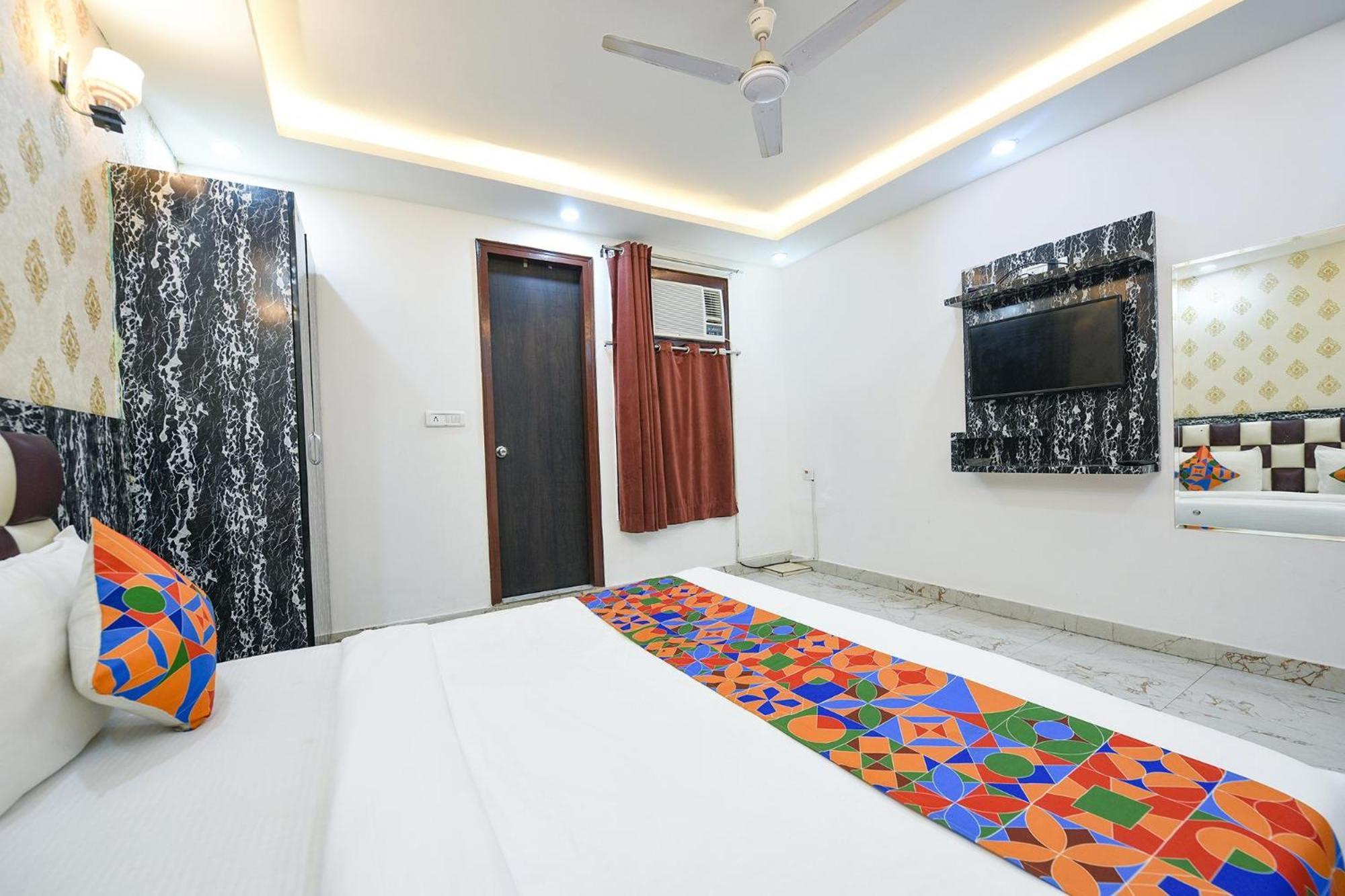 Hotel City Liit Delhi Airport Ню Делхи Екстериор снимка